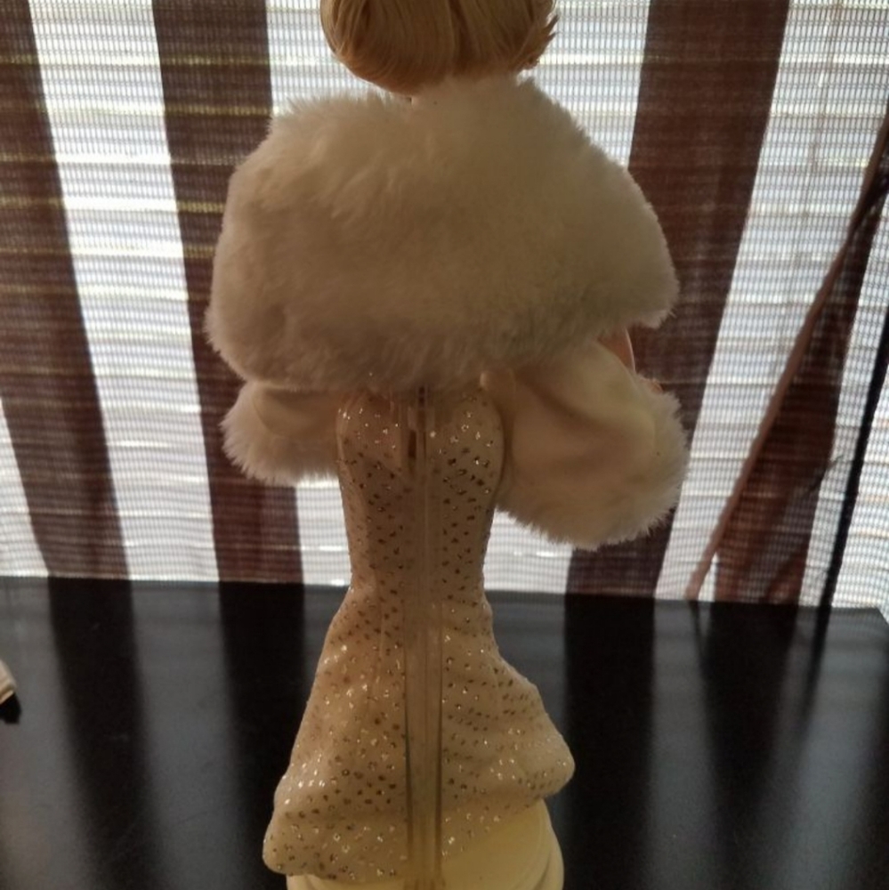Barbie's - Picture 5 of 6